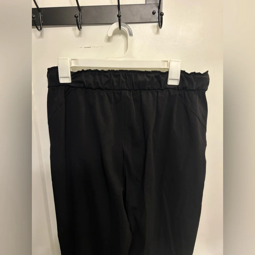 Lululemon On the Fly Pants in Black
